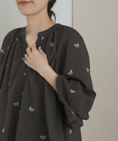 URBAN RESEARCH DOORS / アーバンリサーチ ドアーズ シャツ・ブラウス | リーフモチーフラメ刺繍ブラウス | 詳細13