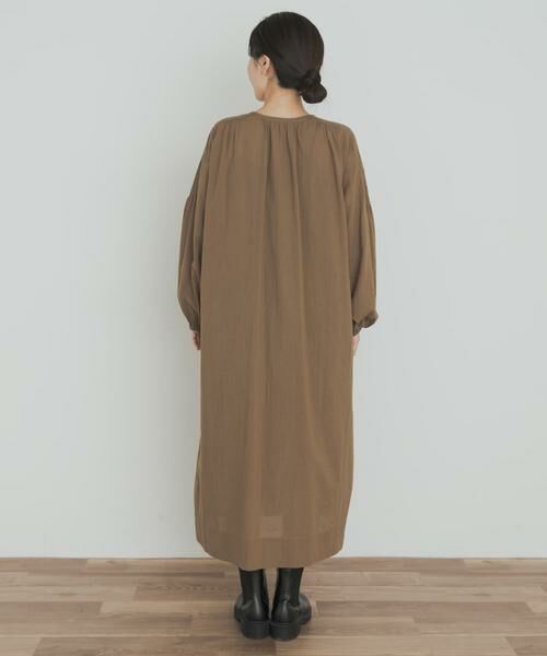 URBAN RESEARCH DOORS / アーバンリサーチ ドアーズ ワンピース | エンブロイダリーギャザーワンピース | 詳細10