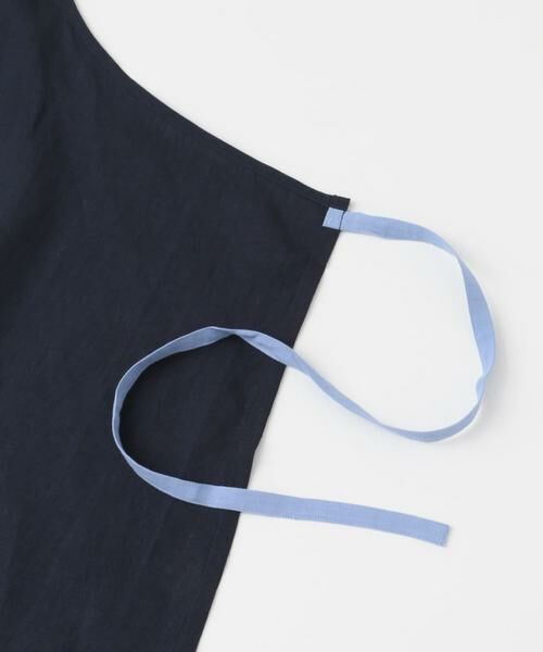 URBAN RESEARCH DOORS / アーバンリサーチ ドアーズ キッチンツール | 『WEB限定』miiThaaii　リネン アリシャエプロン ネイビー | 詳細9
