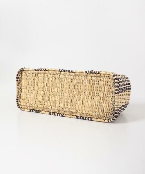 URBAN RESEARCH DOORS / アーバンリサーチ ドアーズ インテリア・インテリア雑貨 | アフリカンスクエア　ストロー横長カゴL ドームハンドル柄2 | 詳細3