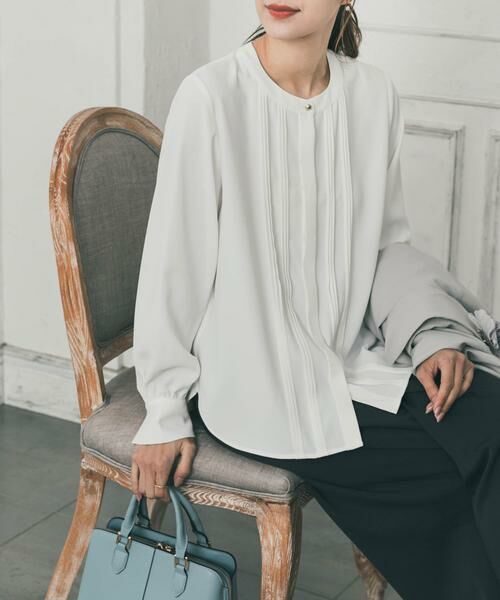 URBAN RESEARCH DOORS / アーバンリサーチ ドアーズ シャツ・ブラウス | ピンタックゴールドボタンブラウス（オフホワイト）