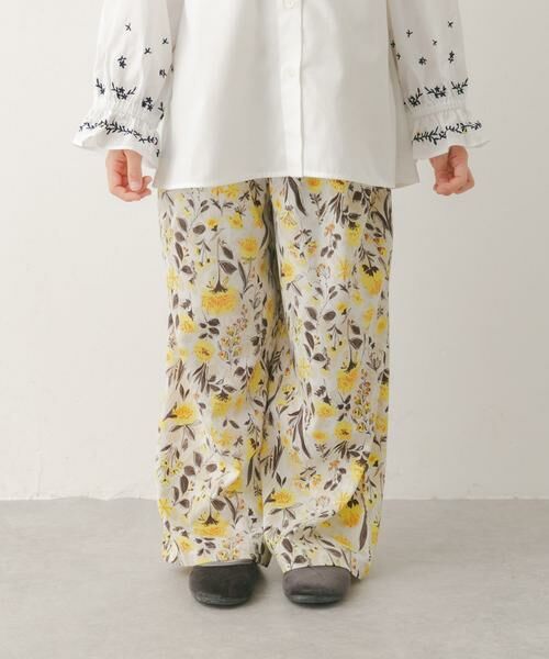 URBAN RESEARCH DOORS / アーバンリサーチ ドアーズ パンツ | 『親子リンク』フラワープリントイージーパンツ(KIDS)（ホワイト系その他）