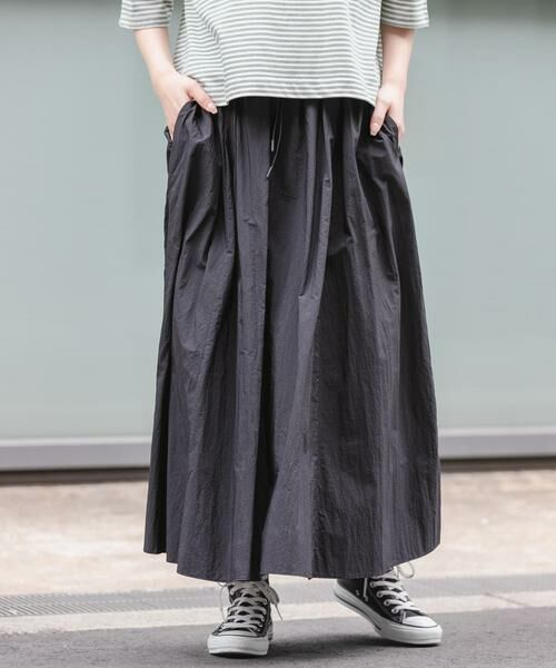 URBAN RESEARCH DOORS / アーバンリサーチ ドアーズ スカート | FORK&SPOON　ナイロンギャザースカート（ブラック）