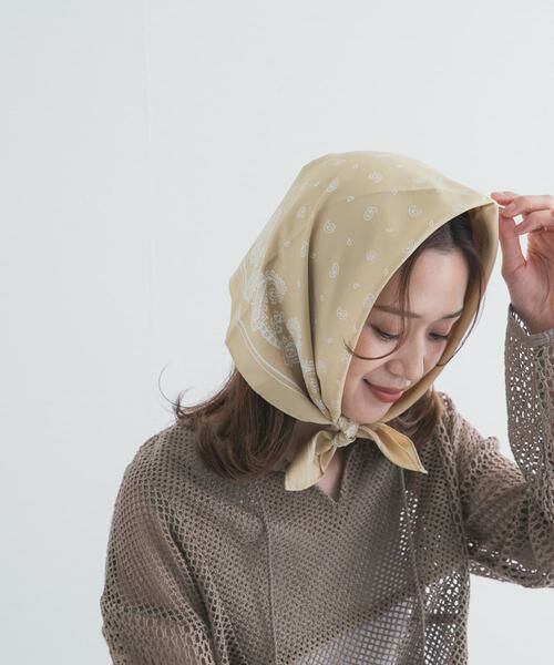 URBAN RESEARCH DOORS / アーバンリサーチ ドアーズ バンダナ・スカーフ | 大判ペイズリースカーフ（ベージュ）