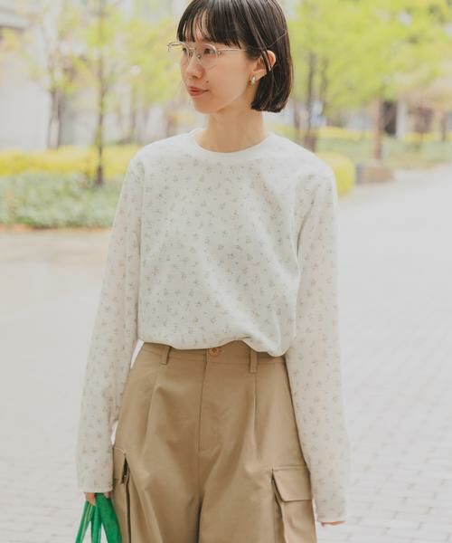 URBAN RESEARCH DOORS / アーバンリサーチ ドアーズ Tシャツ | 『スタッフ企画』小花柄サーマルロングTシャツ（オフホワイト）