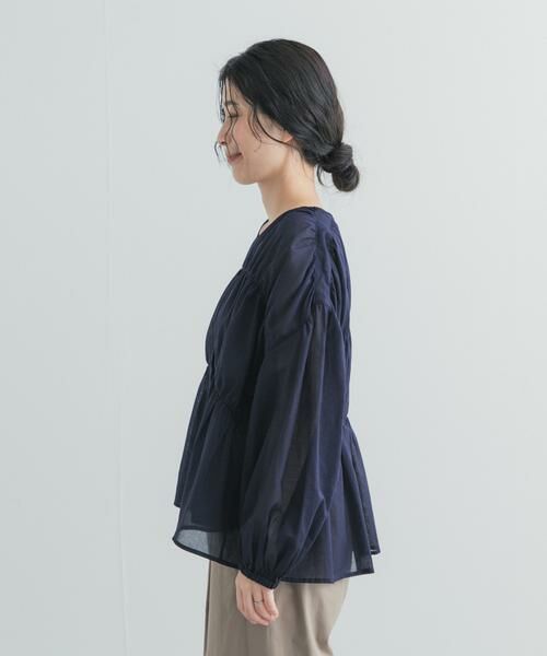 URBAN RESEARCH DOORS / アーバンリサーチ ドアーズ シャツ・ブラウス | 『UR TECH』コットンギャザーVネックブラウス | 詳細9