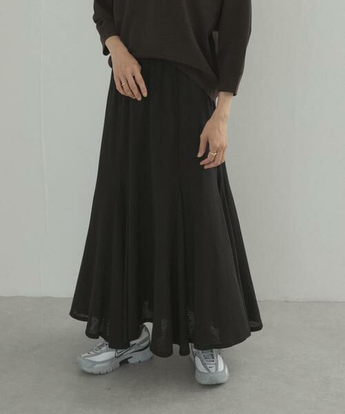 URBAN RESEARCH DOORS / アーバンリサーチ ドアーズ ロング・マキシ丈スカート | マチ切替フレアカットスカート（ブラック）