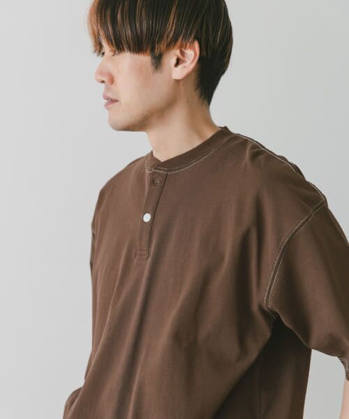 ＊＊URBAN RESEARCH DOORS / アーバンリサーチ ドアーズ Tシャツ | 配色stヘンリーネックショートスリーブTシャツ（BROWN）