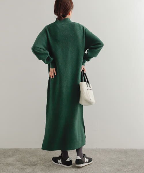 【タグ付き新品未使用】 bitnabi コクーンワンピース⭐︎ネイビー⭐︎前開き URBAN RESEARCH DOORS（アーバンリサーチドアーズ）の「タック