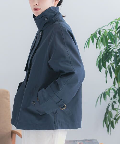 URBAN RESEARCH ショート丈Aラインフードコート チャコール URBAN RESEARCH（アーバンリサーチ）の「ショート丈Aライン