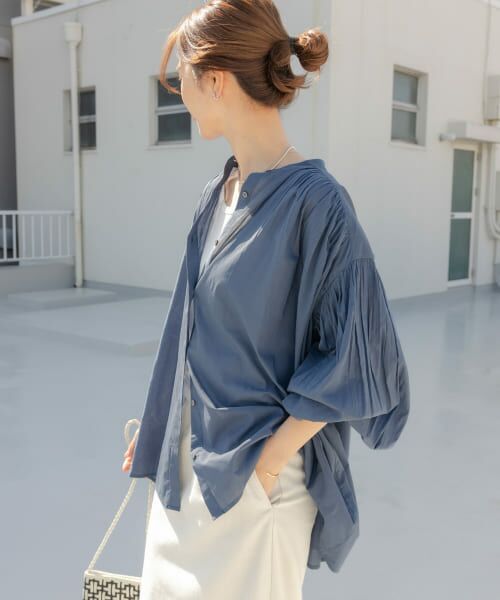 ＊＊URBAN RESEARCH DOORS / アーバンリサーチ ドアーズ シャツ・ブラウス | コットンボイルギャザーブラウス（BLUE）
