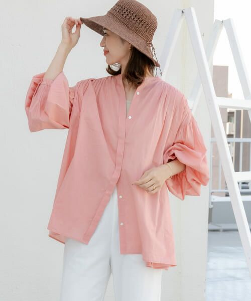 URBAN RESEARCH DOORSコットンボイルギャザーブラウス ピンクМ URBAN RESEARCH DOORS（アーバンリサーチドアーズ）の「コットン