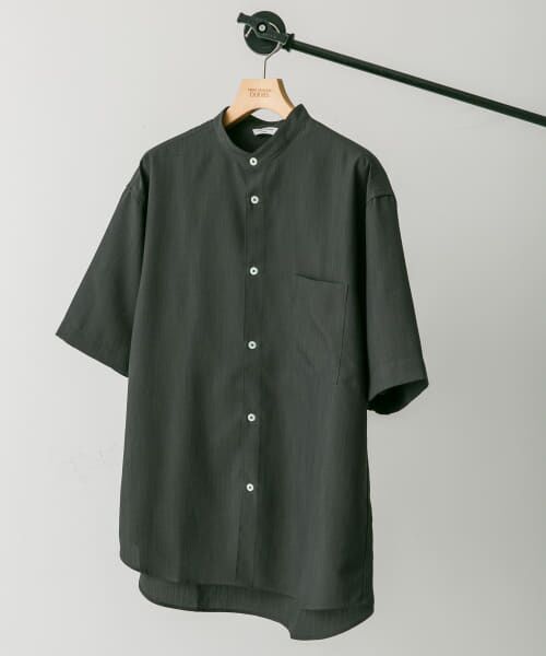 ＊＊URBAN RESEARCH DOORS / アーバンリサーチ ドアーズ シャツ・ブラウス | 『XLサイズ/WEB限定』『吸水速乾』セオアルファバンドカラーショートスリーブ シャツ（CHARCOAL）