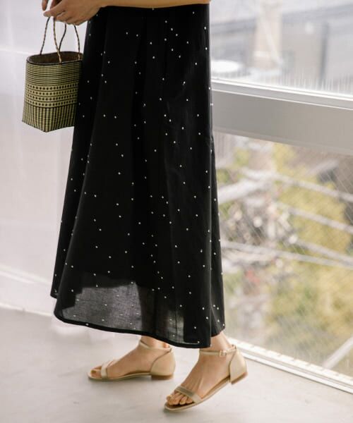 アーバンリサーチドアーズ＊今季新品＊小花柄ノースリーブワンピース・ブラック アーバンリサーチ ドアーズ URBAN RESEARCH DOORS 小花柄