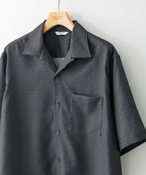 ＊＊URBAN RESEARCH DOORS / アーバンリサーチ ドアーズ シャツ・ブラウス | 『吸水速乾』セオアルファアプリントオープンカラーシャツ（CHARCOAL）