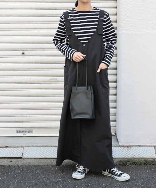 ＊＊URBAN RESEARCH DOORS / アーバンリサーチ ドアーズ ワンピース | FORK&SPOON　ナイロンワッシャージャンパースカート（BLACK）