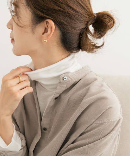 ＊＊URBAN RESEARCH DOORS / アーバンリサーチ ドアーズ Tシャツ | カシミヤシルク混タートルネックカットソー（OFF WHITE）