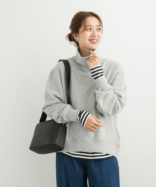 アーバンリサーチドアーズ　スウェットライトグレー クルーネック スウェット URBAN RESEARCH DOORS（アーバンリサーチドアーズ）の「『別注