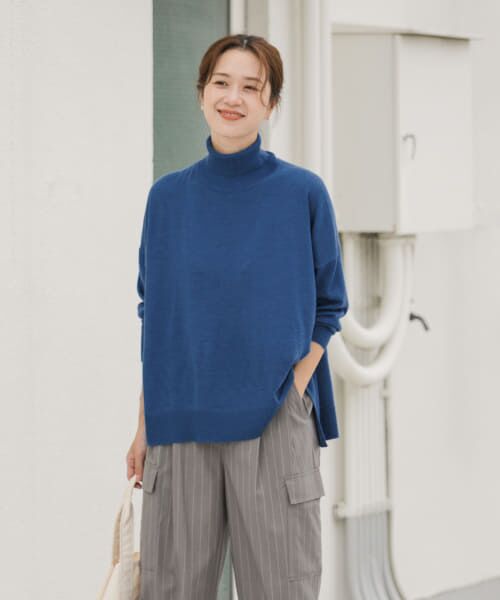 【美品】アウール　ウォッシャブルニット　ホワイト✖️ネイビー2枚組　Ｌ 手洗い可能】キャッシュウール ハイネックニットプルオーバー