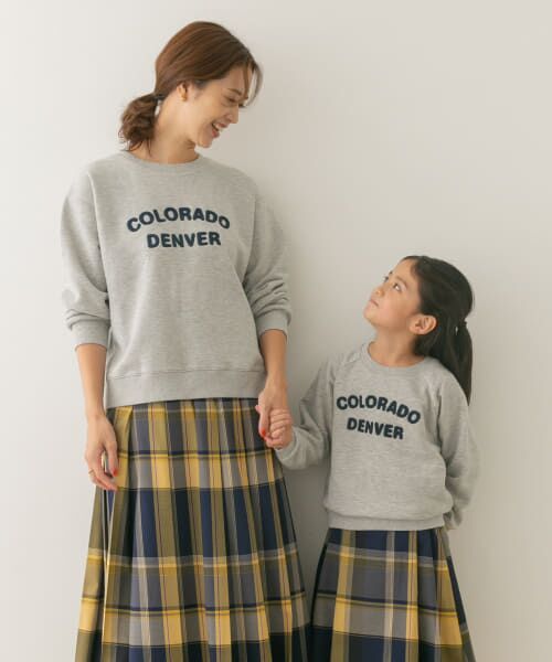 ＊＊URBAN RESEARCH DOORS / アーバンリサーチ ドアーズ トップス | 『親子リンク』パイル刺繍ロゴスウェット(KIDS)（TOP GRAY）