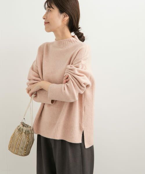 ＊＊URBAN RESEARCH DOORS / アーバンリサーチ ドアーズ ニット・セーター | ハイネックサイドスリットニット（PINK）