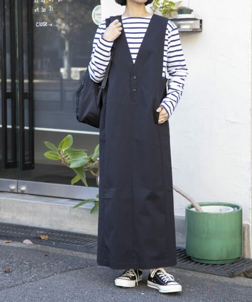 ＊＊URBAN RESEARCH DOORS / アーバンリサーチ ドアーズ ワンピース | FORK&SPOON　コットンナイロンVネックワンピース（BLACK）