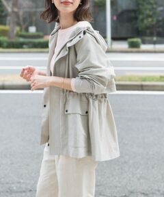 ナイロンマウンテンパーカー