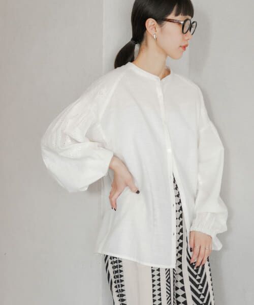 ＊＊URBAN RESEARCH DOORS / アーバンリサーチ ドアーズ シャツ・ブラウス | 刺繍ボリュームスリーブブラウス（OFF）