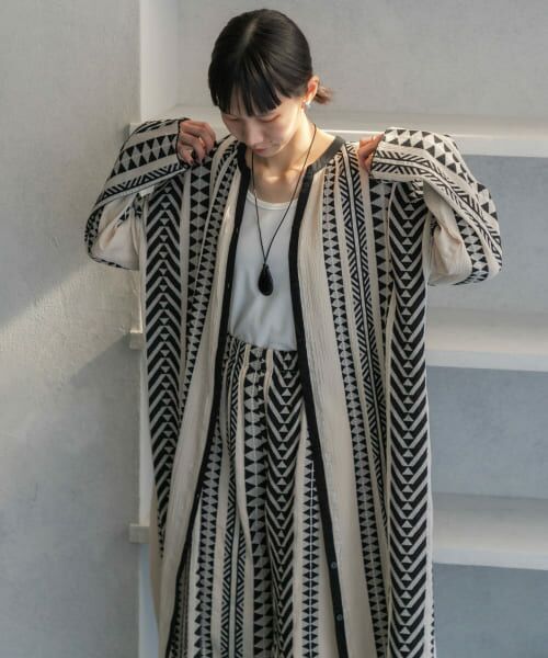 ＊＊URBAN RESEARCH DOORS / アーバンリサーチ ドアーズ ワンピース | ジャガード柄ガウンワンピース（NATURAL）