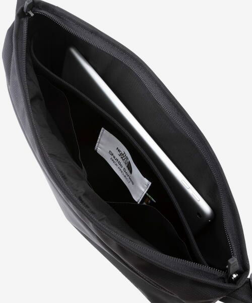 THE NORTH FACE Shuttle Shoulder Pouch （ショルダーバッグ