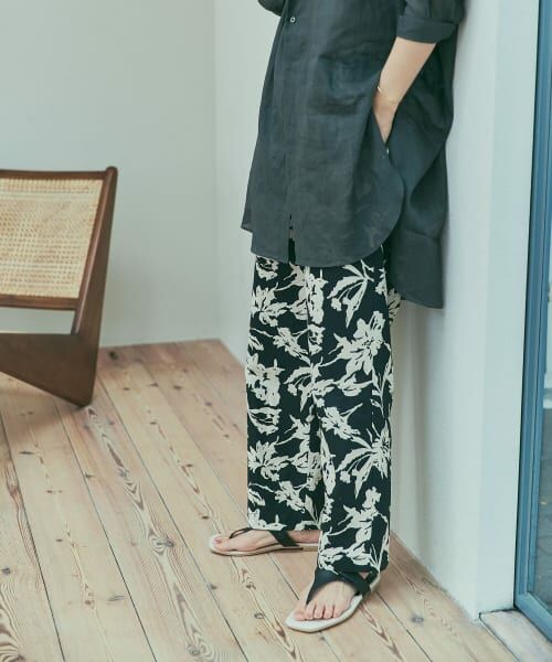 URBAN RESEARCH DOORS リネンレーヨンリーフプリントパンツ URBAN RESEARCH DOORS（アーバンリサーチドアーズ）の「リネン