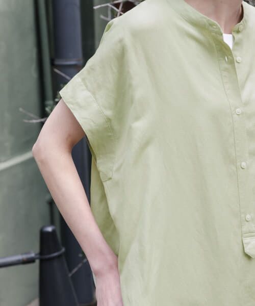 ＋ アーバンリサーチ ドアーズ DOORS リネン素材 ゆったりサイズ感 ふんわりトップス/ブラウス/プルオーバー +オフホワイト リネン\u201dで見つける心地よさ。2025 SS 「COMFORTABLE LINEN」for URBAN