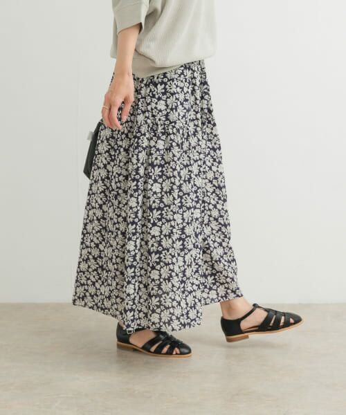 ＊＊URBAN RESEARCH DOORS / アーバンリサーチ ドアーズ スカート | コットンフラワーギャザースカート（NAVY）