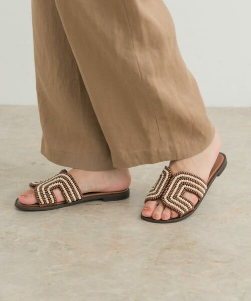 ＊＊URBAN RESEARCH DOORS / アーバンリサーチ ドアーズ サンダル | ビーズサンダル（BROWN）