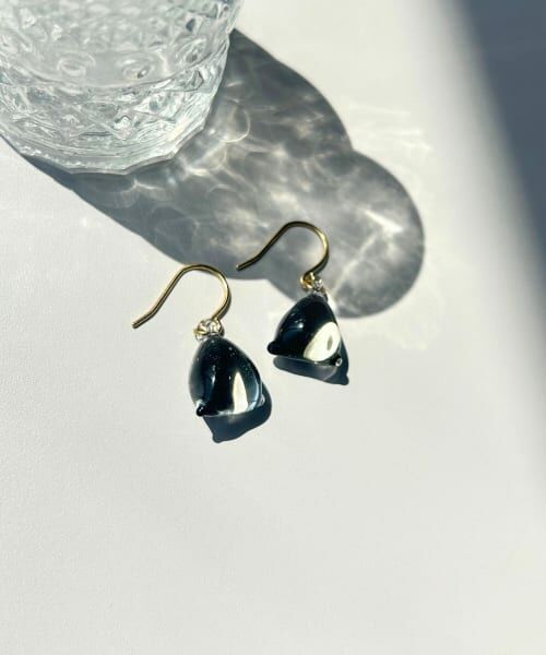 ＊＊URBAN RESEARCH DOORS / アーバンリサーチ ドアーズ ピアス・イヤリング | 『別注』HARIO Lampwork Factory×DOORS　テトラグレーピアス（グレー）