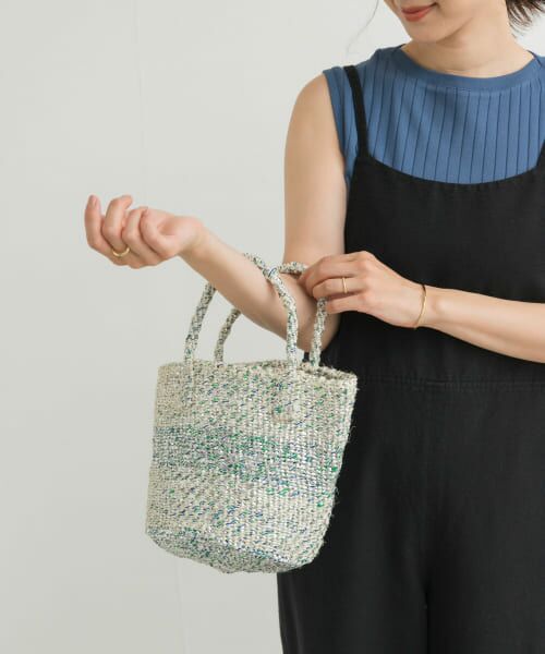 ＊＊URBAN RESEARCH DOORS / アーバンリサーチ ドアーズ バッグ | アフリカンスクエア　プラスチックサイザルバッグ（シルバー）