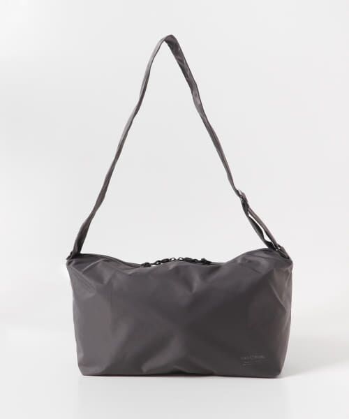【極美品】YAKPAK　URBAN RESEARCH　止水ジップ　ショルダー 極美品】YAKPAK URBAN RESEARCH 止水ジップ ショルダー - メルカリ