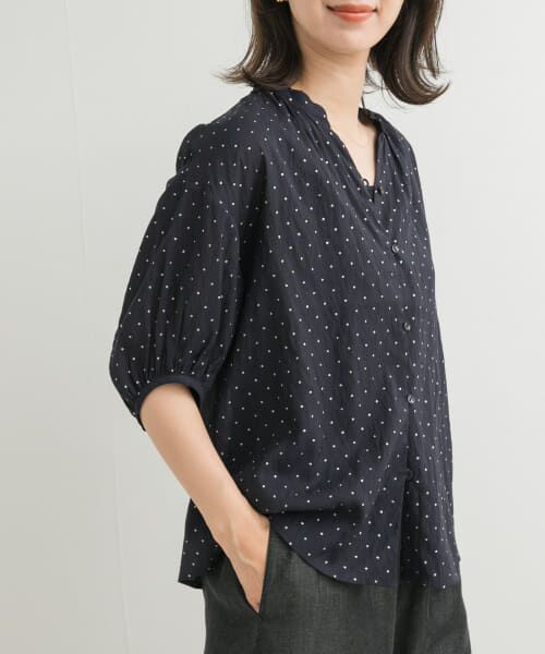 ＊＊URBAN RESEARCH DOORS / アーバンリサーチ ドアーズ シャツ・ブラウス | グリッタードットギャザーブラウス（NAVY）