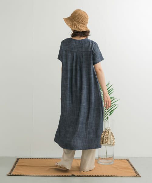 美品【アーバンリサーチドアーズ】リネン混プルオーバーワンピース セール】 リネン混Vネックミディワンピース （ワンピース