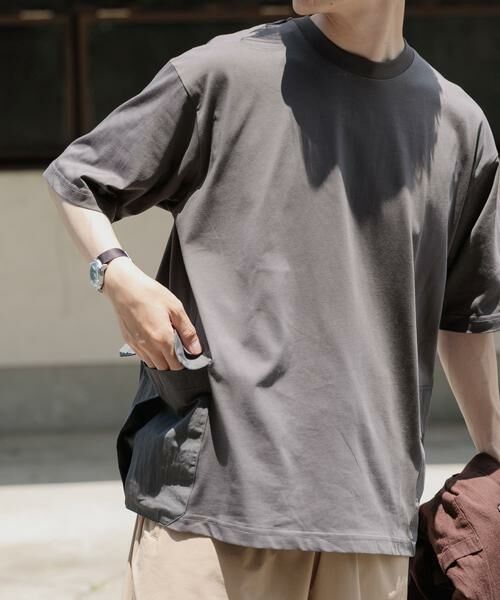 URBAN RESEARCH ITEMS / アーバンリサーチ アイテムズ Tシャツ | サイドポケットキリカエクルーネックTシャツ(チャコールグレー)