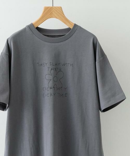 URBAN RESEARCH ITEMS/アーバンリサーチ アイテムズ レタード刺繍Tシャツ creativity チャコールグレー M URBAN RESEARCH ITEMS/アーバンリサーチ アイテムズ レタード刺繍Tシャツ creativity チャコールグレー M