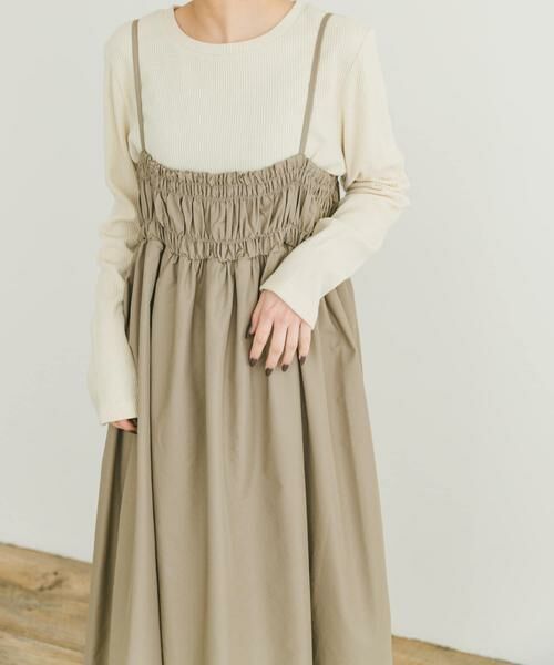 URBAN RESEARCH ITEMS / アーバンリサーチ アイテムズ ワンピース | シャーリングキャミワンピース | 詳細23