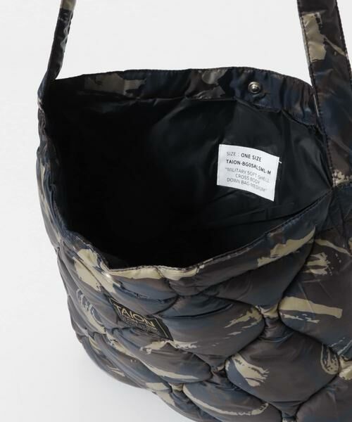URBAN RESEARCH ITEMS / アーバンリサーチ アイテムズ ショルダーバッグ | TAION　Cross Body Down Bag -M | 詳細24