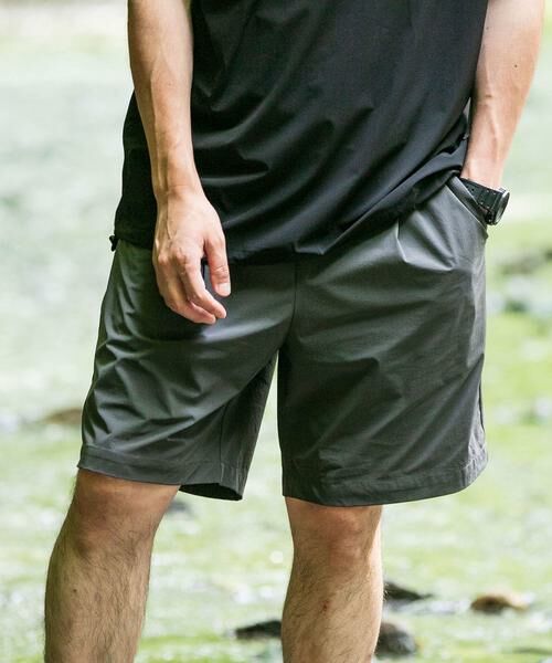 URBAN RESEARCH ITEMS / アーバンリサーチ アイテムズ ショート・ハーフ・半端丈パンツ | シルキーナイロン 多機能 ショートパンツ(チャコールグレー)