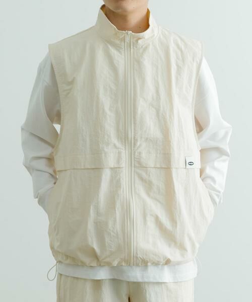 URBAN RESEARCH ITEMS / アーバンリサーチ アイテムズ その他アウター | ddp　Nylon Track Vest（アイボリー）