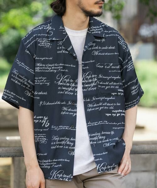 URBAN RESEARCH ITEMS / アーバンリサーチ アイテムズ シャツ・ブラウス | メッセージプリント OPカラー 半袖シャツ(ブラック)