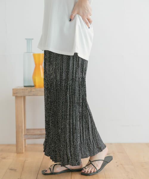 ＊＊URBAN RESEARCH ITEMS / アーバンリサーチ アイテムズ スカート | ドットクリンクルプリーツスカート（BLK）