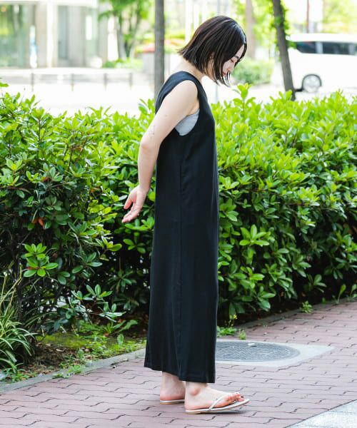 アーバンリサーチきれい色23SSコットンリネンVネックノースリワンピース♪ ITEMS URBANRESEARCH（アイテムズ アーバンリサーチ）の
