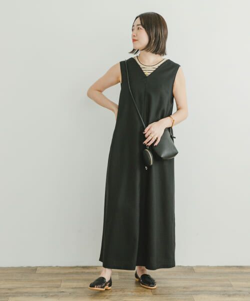 アーバンリサーチきれい色23SSコットンリネンVネックノースリワンピース♪ ITEMS URBANRESEARCH（アイテムズ アーバンリサーチ）の