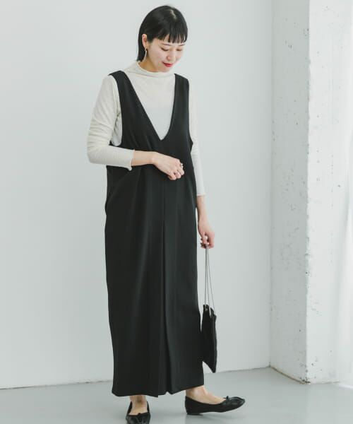 ＊＊URBAN RESEARCH ITEMS / アーバンリサーチ アイテムズ ワンピース | インナーセットVネックジャンパースカート（OFF×BLK）
